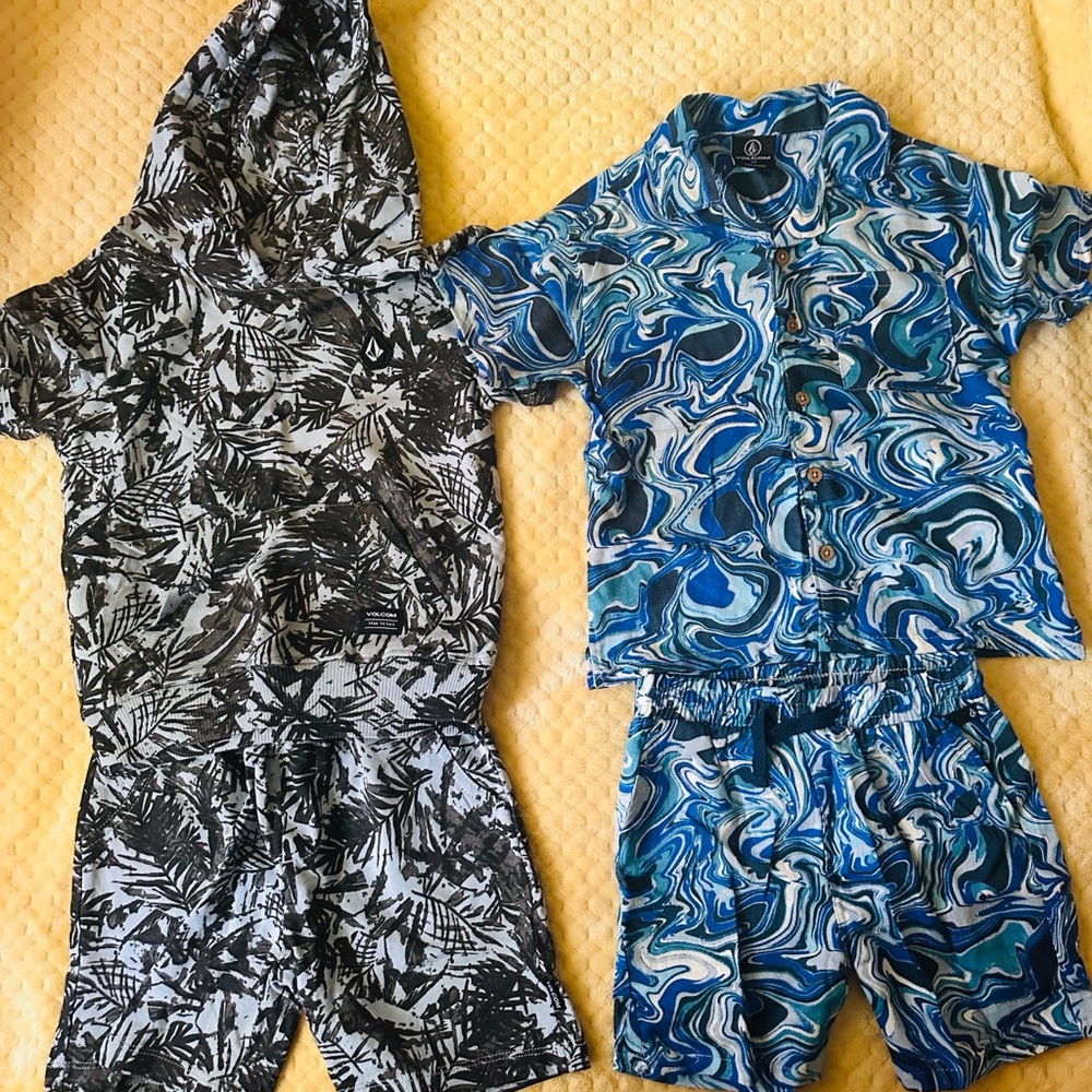 Volcom size 4t 2-sets